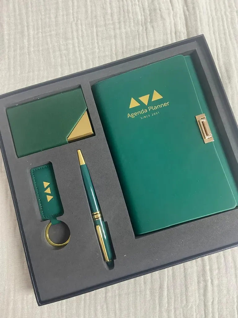 [1244-RED] مجموعة حامل البطاقات - Cardholder set (Red)