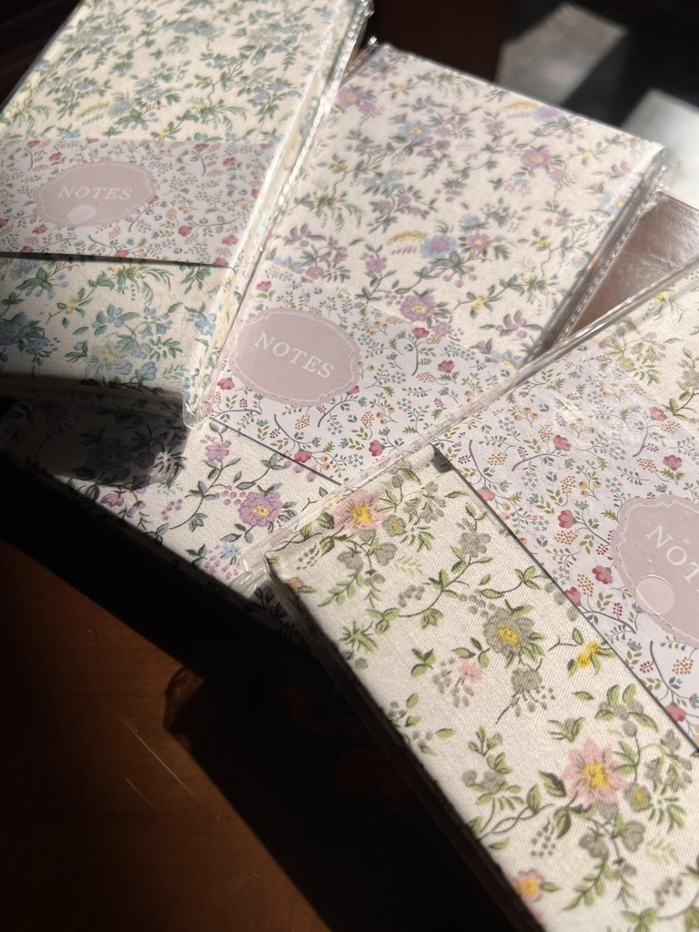 [2380-LGHTPURPLE] Floral Fabric Travel Journals - مفكرة السفر القماش (بنفسجي فاتح)