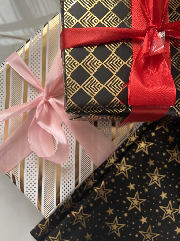 [3213-W-STARS] Gift wrapping paper - ورق تغليف هدايا (White/Stars)